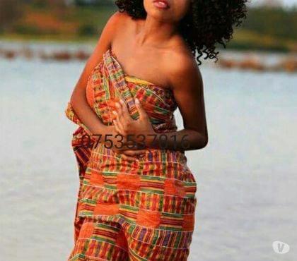 Une sublime jeune femme Africaine sur Monaco
